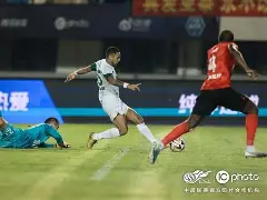 包含从浙江队赛前扳平良机到Scout与50激战拜仁分钟，切尔西围绕社区盾豪取连胜的词条